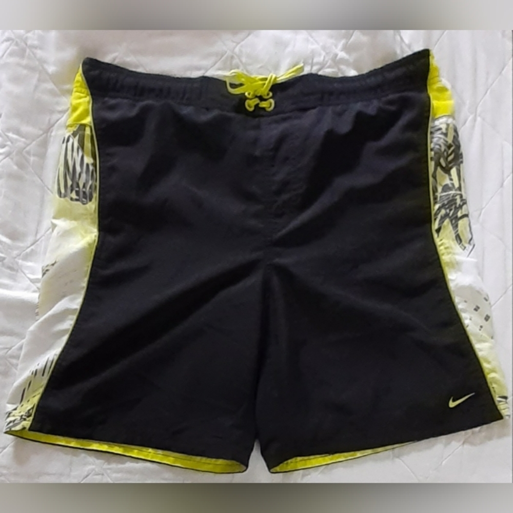 Nike Drawstring Beach Cruise Outdoor Mesh Lined Swim Trunks Size M